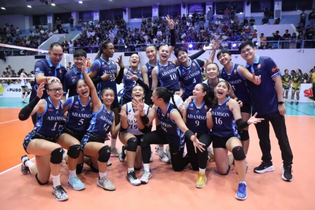 Adamson Lady Falcons comemoram o título de Legs Cebu da Super League (SSL) de 2025 Shakey (SSL).