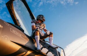 Air Force revela novos uniformes de caça F-16 ✈️ Air Force revela novos uniformes de caça F-16