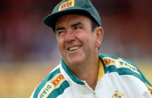 Alan Border prestou homenagem ao ‘sargento major’ Bob Simpson após sua morte Alan Border prestou homenagem ao 'sargento major' Bob Simpson após sua morte