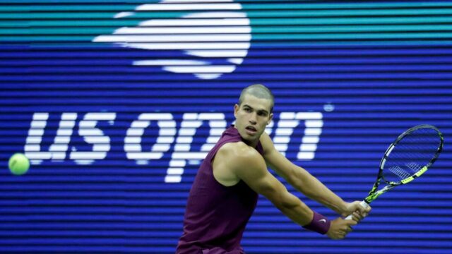 Alcaraz avança para a segunda rodada do US Open 2025 após derrotar conjuntos retos de Opelka



