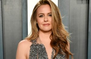Alicia Silverstone “quer estragar” o legado “Drop -Robne” com a série de sequelas: “Faremos o possível para homenagear o original” Alicia Silverstone "quer estragar" o legado "Drop -Robne" com a série de sequelas: "Faremos o possível para homenagear o original"