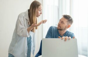 Amada Abby: Capturei meu parceiro desfrutando de pornografia-isso me mimou, minha autoestima Amada Abby: Capturei meu parceiro desfrutando de pornografia-isso me mimou, minha autoestima