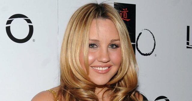 GetTyImages-123583110-Amanda-Bynes-Explains-Why-She-Cant-Wear-Teoth-gems.jpg