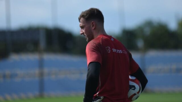 Ambição de Anyar Persibt Titero Adam Przybek quando ele desafiou o Western Sydnet Wanderers

