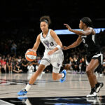 Veronica Burton #22 As Valquírias Golden State Valkyries jogando contra o Las Vegas Aces em 3 de agosto de 2025 no Michelob Ultra Arena em Las Vegas, Nevada. (Foto de David Becker/NBAE sobre Getty Images)