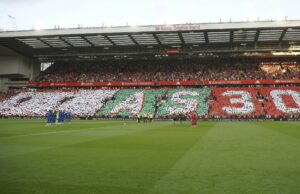Anfield Diogo Jota e seu irmão estão cheios de emoção durante a homenagem Diogo Jota Tribute Liverpool Anpheld