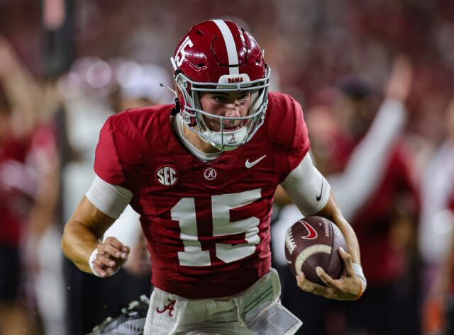 Anfitrião da ESPN apoia o Alabama QB Ty Simpson



