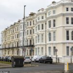 Angela Rayner adicionou um apartamento à beira -mar de £ 800.000 à sua crescente imissão de propriedades
