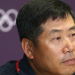 Antecipando os documentos diminuem o novo treinador indiano do Kisik Lee Coach