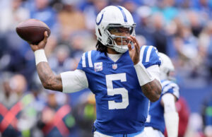 Anthony Richardson, do Colls, doeu depois de dar um tiro enorme Anthony Richardson, do Colls, doeu depois de dar um tiro enorme