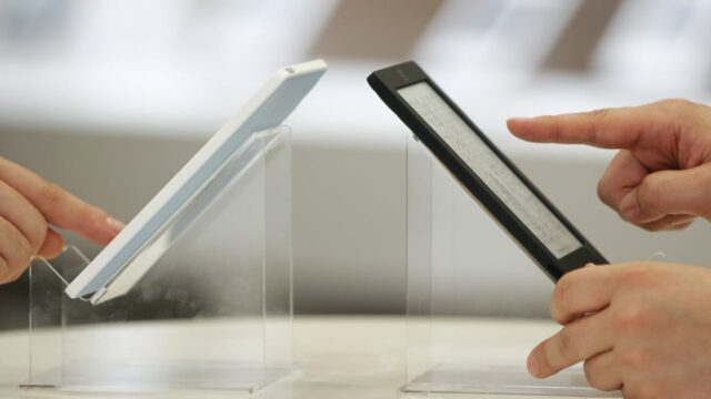 Apenas como baixar e instalar artigos curtos diretamente da rede no seu kobo 


