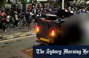 As autoridades primárias pedem desculpas depois que o problema de caminhada esmaga o homem em toda a objeção de Jacarta As pessoas se dispersam em Jacarta na sexta -feira, quando a polícia é um gás lacrimogêneo durante um protesto pela morte de um homem atingido por um veículo da polícia.