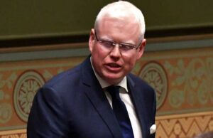 As convicções do deputado de NSW Gareth Ward não são suficientes para expulsá -lo do Parlamento, argumenta o advogado O deputado NSW Oblass, Gareth Domingo, fora do julgamento.