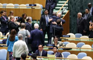 As nações árabes se tornam sábias para o Hamas – mesmo quando outros bobos espremeram Israel O secretário de Relações Exteriores britânico David Lammy, incluindo o primeiro -ministro palestino Mohammad Mustafa em uma conferência da ONU.