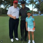 O primeiro post do Instagram de Kai Trump - uma foto 2021 com seu avô Donald Trump e Tiger Woods