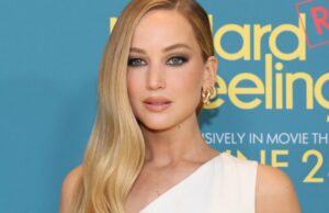 As sandálias de ardósia favoritas de Jennifer Lawrence custam US $ 865, o chique de US $ 22 As sandálias de ardósia favoritas de Jennifer Lawrence custam US $ 865, o chique de US $ 22