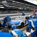 As várias corridas do correspondente da NASCAR, Kyle Larson, depois de Stewart Friesen ferir um debate de segurança produtivo de defesa