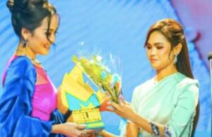 Atriz Bella Astillah Awards Awards por mulheres suspeitas de sua banda expresso Atriz Bella Astillah Awards Awards por mulheres suspeitas de sua banda expresso