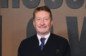 Atualização do major James Bond como criador da enorme série da BBC está confirmada para escrever o último filme 007 porque eles afirmam que é um trabalho de “lista de hink” Steven Knight (foto em fevereiro) escreverá o último filme de James Bond, o Amazon MGM Studios confirmou