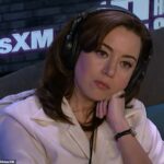 Aubrey Plaza detalhou sua dor em sua primeira entrevista desde a morte trágica de seu marido Jeff Baena no início deste ano