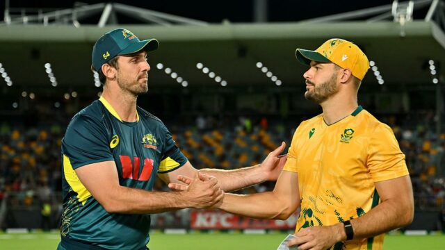 Aus vs SA, 3 T20i: Por que os jogadores australianos usam tiras pretas?

