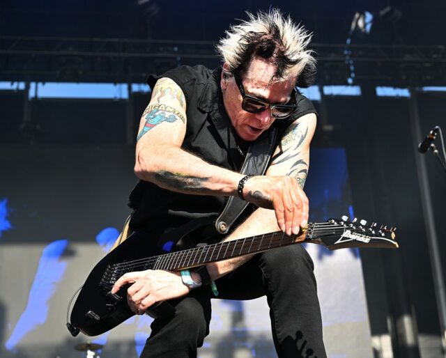 Avaliação: Punk Super Stars Reconhece os titãs de aço pesados ​​ao longo de excelente desempenho 

