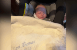 Baby “recusou -se a alimentar” por 12 horas, depois o diagnóstico capturado Baby "recusou -se a alimentar" por 12 horas, depois o diagnóstico capturado