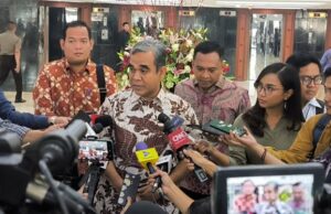 Bandeira voadora de uma peça, Ahmad Muzani, confie no coração dos pessoas vermelhas e brancas Bandeira voadora de uma peça, Ahmad Muzani, confie no coração dos pessoas vermelhas e brancas