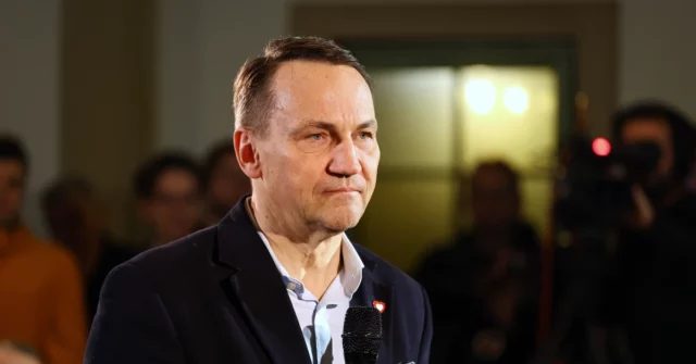 Barcaça. O político americano responde ao ministro de Sikorski

