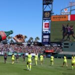 O Bay FC assume o Spirit Washington durante a primeira metade de um jogo da NWSL no Oracle Park em San Francisco, Califórnia, no sábado, 23 de agosto de 2025. (Ray Chavez/Bay Area News Group)