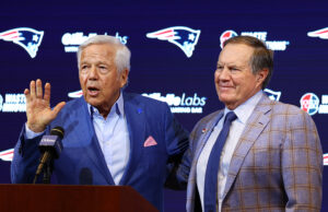 Belichick tira uma chance de Krafts enquanto se prepara para a temporada na UNC Belichick tira uma chance de Krafts enquanto se prepara para a temporada na UNC