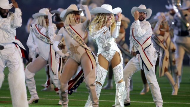 “Beyoncé Bowl” Christmas Ravens-Texans Show em meia hora Earmy Wins

