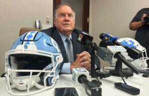 Bill Belichick sai do programa de rádio de acordo com a estréia esperada da Carolina do Norte O técnico da Carolina do Norte, Bill Belichick