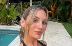 Bip Kat supostamente pegou um iPad em sua bolsa para enviar uma mensagem para um namorado secreto Bacharelado no paraíso S Kat Izzo e John Henry Split Call Off Engagement 064