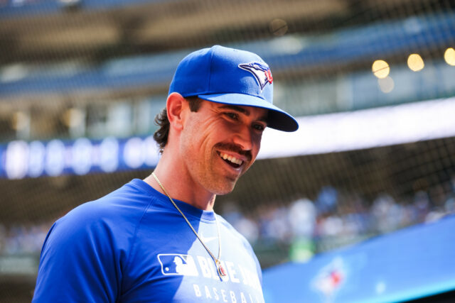 Blue Jays Shane Bieber envia uma mensagem confiante antes da estréia de alta pressão



