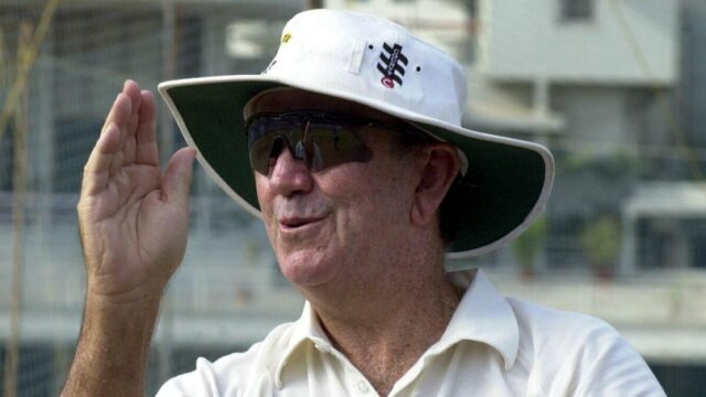 Bob Simpson, ex -capitão e treinador da Austrália, passa 89 anos aos 89 anos

