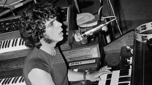 Músicos Ozzy Osbourne Sinais de cópias de seu álbum 