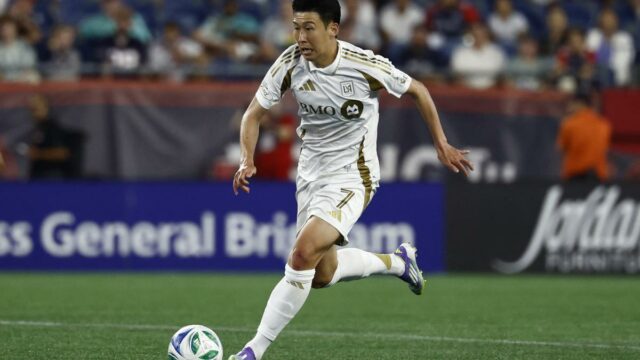 Boy Heung-Min na MLS-Estrela da Coréia do Sul limpando bem no LAFC antes do videogame FC Dallas 

