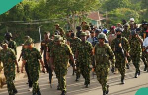 Break: Celebração a 25 Terroristas ISWAP / JAS Submissão ao anfitrião nigeriano no estado popular do estado do norte Break: Celebração a 25 Terroristas ISWAP / JAS Submissão ao anfitrião nigeriano no estado popular do estado do norte