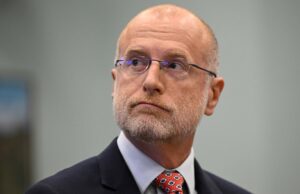 FCC pede opinião pública sobre fusão Nexstar-Tegna de US$ 6,2 bilhões Brendan Carr Dam Branches Cronograma de tempo A aprovação mais importante para a fusão: "Ventico executando um curso normal"