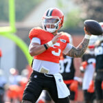 Browns QB Dillon Gabriel chamado pelo executivo da NFL