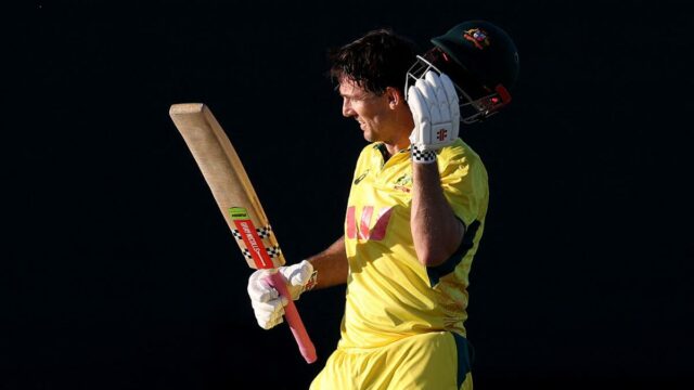 Cabeça, Marsh e Green são os primeiros australianos a marcar um século em um turno individual.



