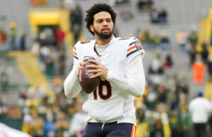 Caleb Williams guarda -roupa alvo de ex -Chicago Bears LB Caleb Williams guarda -roupa alvo de ex -Chicago Bears LB