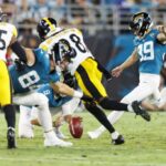 Cam Little (39) copia um gol para 70 jardas na primeira metade dos Jaguares de pré -temporada que perdem entre Steelers em 9 de agosto de 2025, seria um recorde se tivesse um lugar na temporada regular.