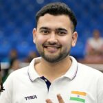 Campeonato Asiático de Tiro - Anish Bhanwala recebe a medalha de prata no evento de pistola de bombeiros rápidos de 25m