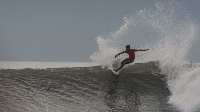 Campeonato de surf asiático da ASF 2025: quatro índios chegam às quartas de final no 5º dia

