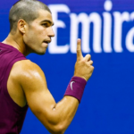 Carlos Alcaraz transforma cabeças com penteado novo e novinho em folha nos Estados Unidos Open