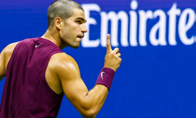 Carlos Alcaraz transforma cabeças com penteado novo e novinho em folha nos Estados Unidos Open 

