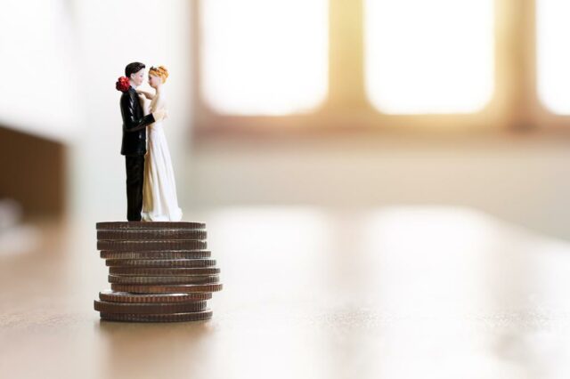 Caro Abby: Meu amigo está no terceiro casamento - devo dizer a ele por quê?

