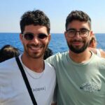 Israelense refém Evyatar David (à direita) e irmão Ilay (à esquerda